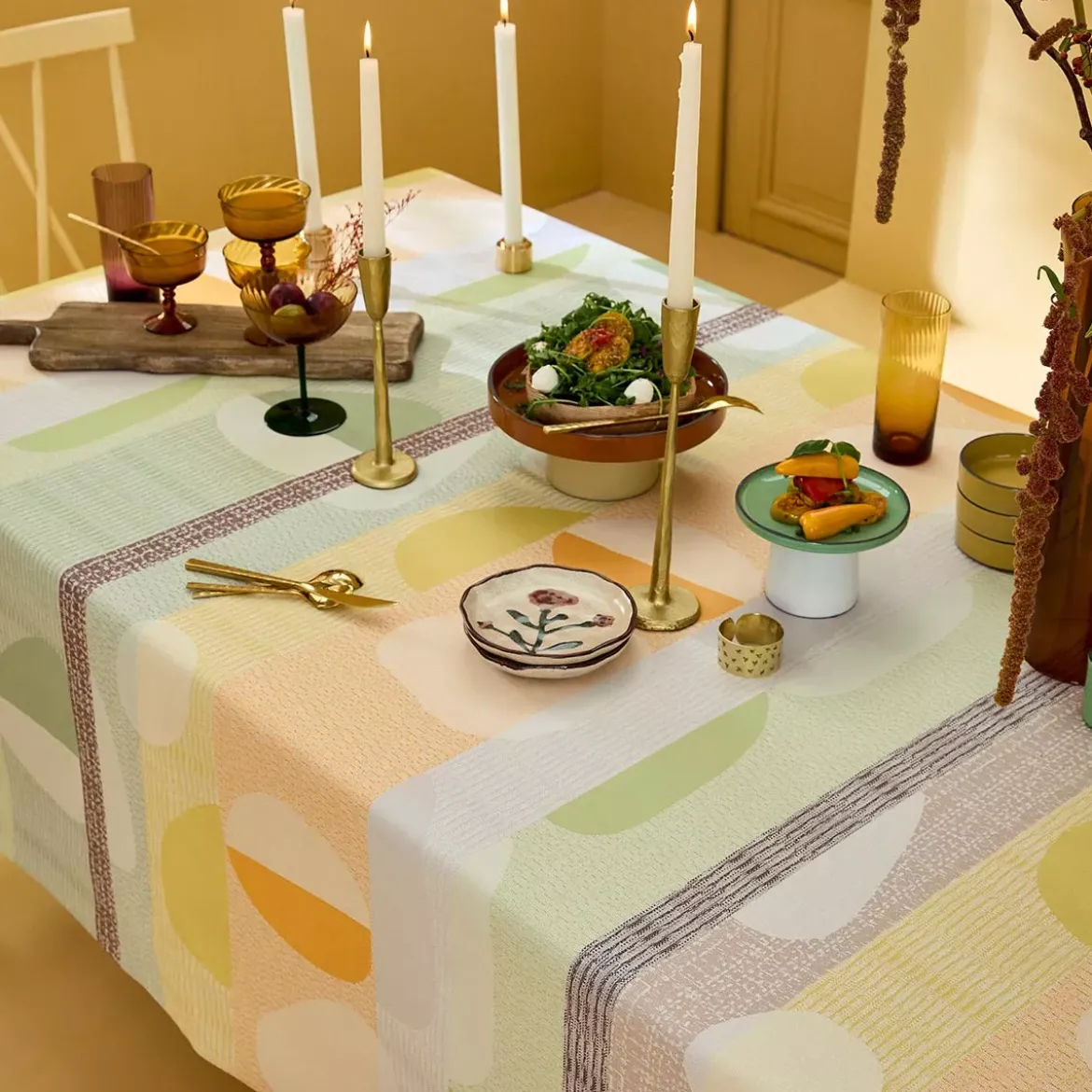 Nappe sur mesure pur coton enduit 205 g/m² motif jacquard vert orange Mille galets terre cuite