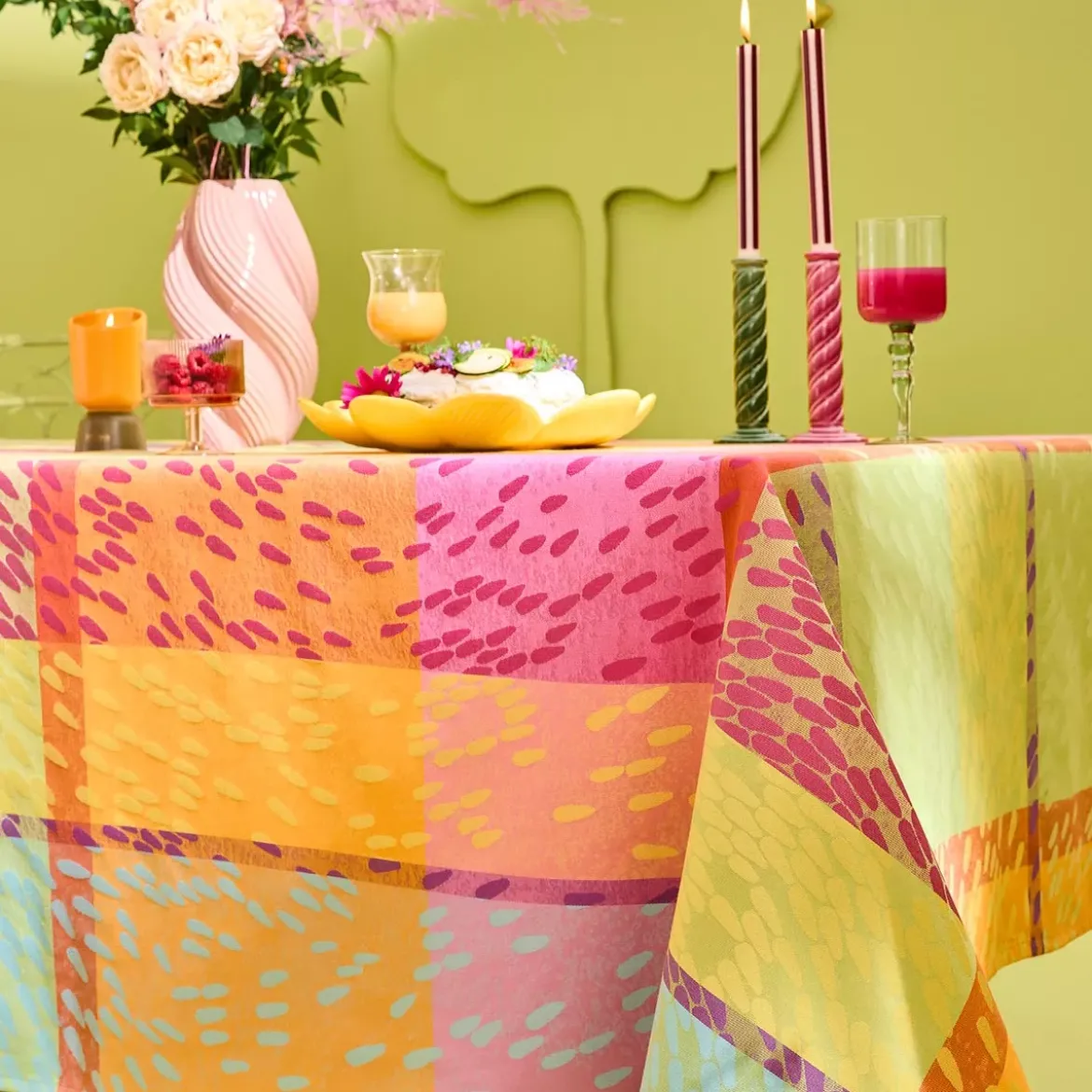 Nappe sur mesure pur coton 220 g/m² motif jacquard rose vert Mille sources berlingot