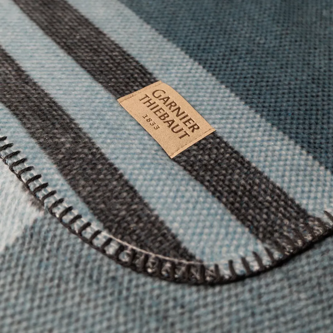 Plaid coton mélangé 415 g/m² motif jacquard bleu gris Livio blue
