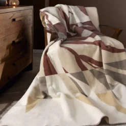 Plaid coton mélangé 415 g/m² motif jacquard beige bordeaux Versus terre