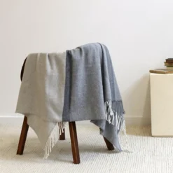 Plaid laine & autres fibres uni gris Quadrato gris