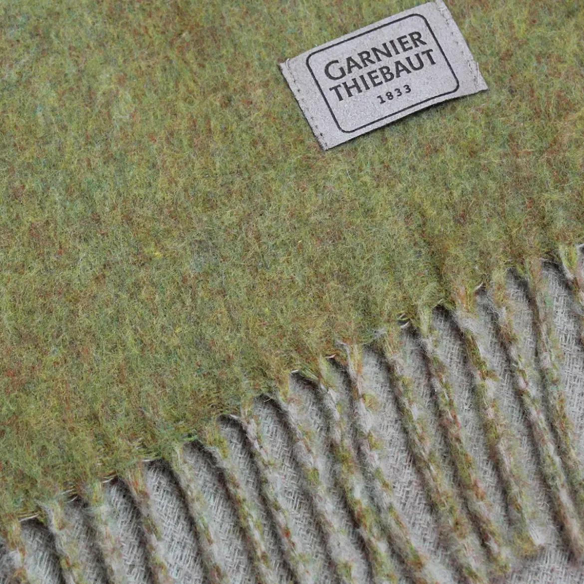 Plaid laine & autres fibres uni beige vert Duetto mousse