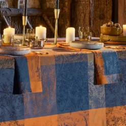Serviette pur coton 220 g/m² motif jacquard bleu brun Mille branchages crepuscule