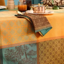 Serviette pur coton 220 g/m² motif jacquard vert brun Mille trees foret