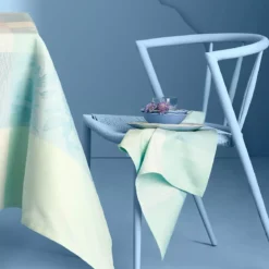Serviette pur coton 220 g/m² motif jacquard bleu beige Mille iris d'eau aqua
