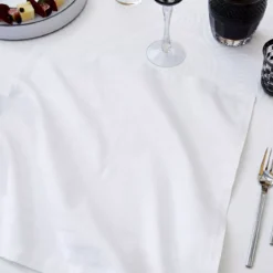 Serviette pur coton 220 g/m² motif jacquard blanc Le cercle blanc
