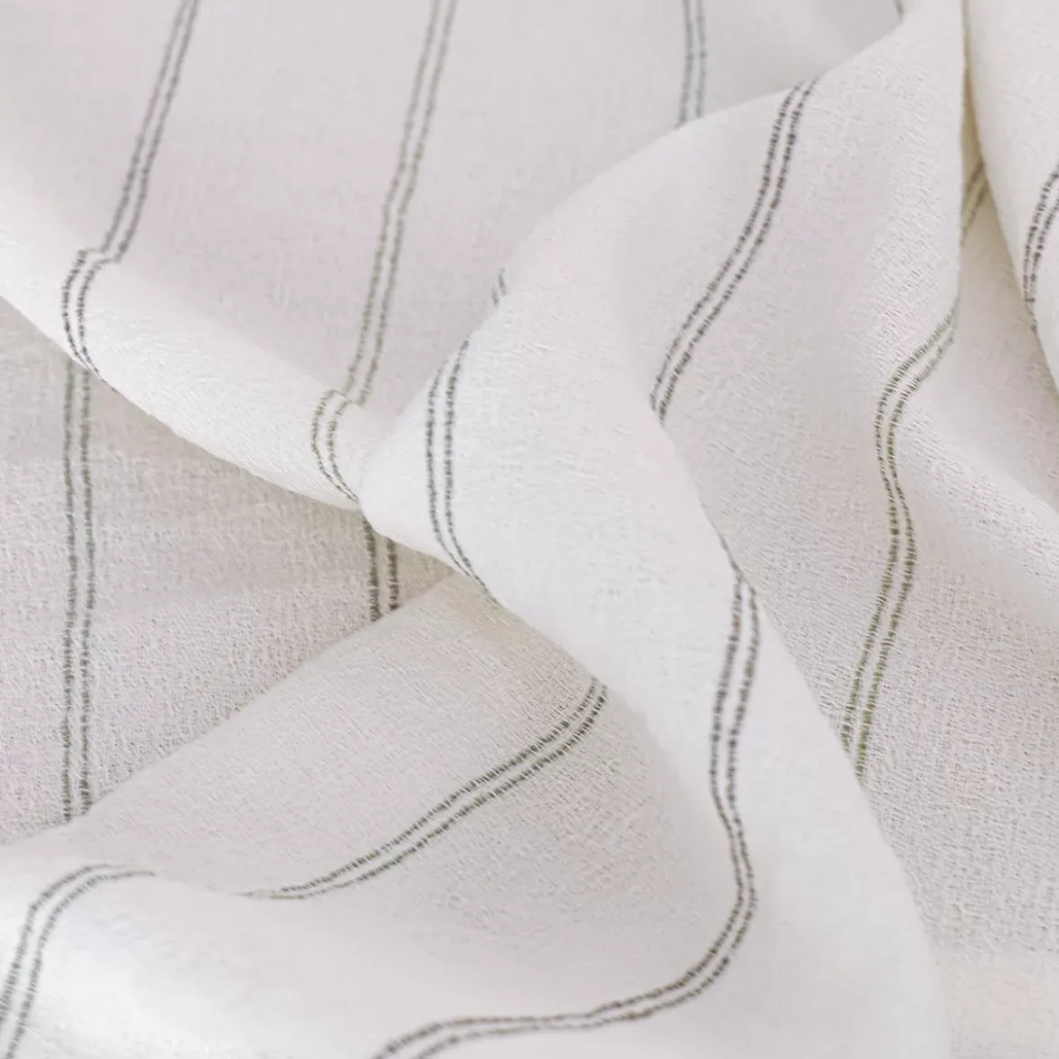 Serviette pur coton lavé motif jacquard vert blanc Rimini verde