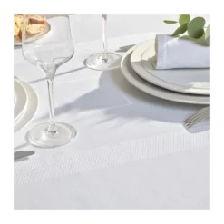 Serviette pur coton motif jacquard blanc Signature blanc