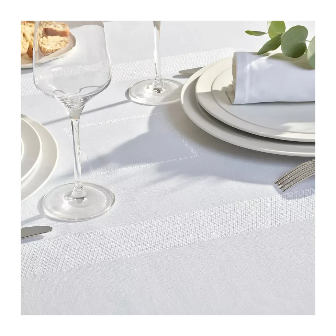 Serviette pur coton motif jacquard blanc Signature blanc