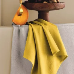 Serviette pur coton motif jacquard jaune Bastide curry
