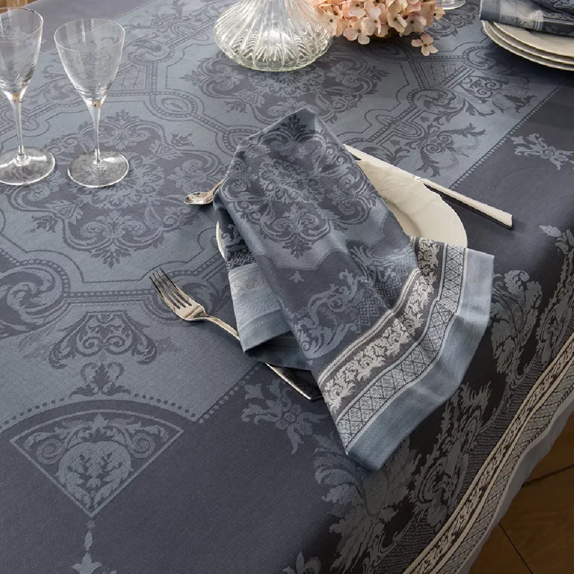 Serviette pur coton motif jacquard gris Fontainebleau gris
