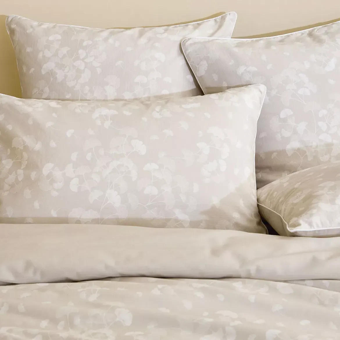 Taie d'oreiller pur coton lavé imprimé beige Souffle de ginkos naturel