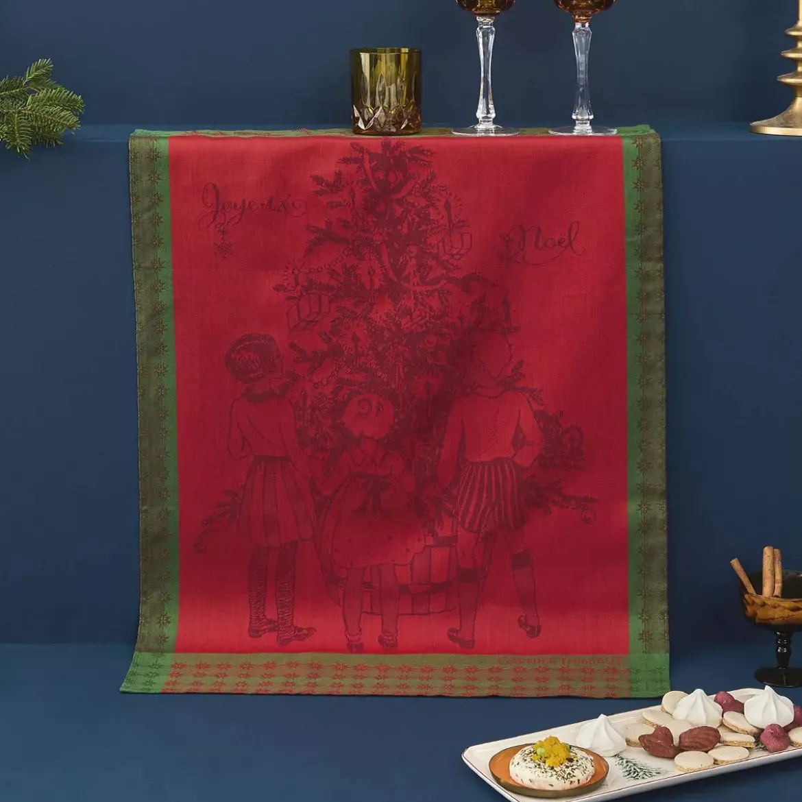 Torchon pur coton motif jacquard vert rouge Noel d'enfance houx